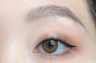 ​肿眼皮适合哑光吗 肿眼泡的眼妆误区