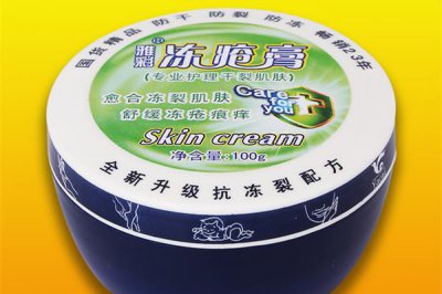 ​蛇油膏对手脚干裂效果好吗 蛇油膏对皮肤有副作用吗