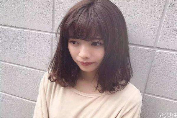 适合圆脸的长发发型有哪些 内扣发型适合什么脸型