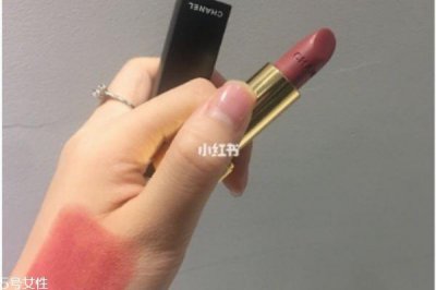 ​香奈儿69号口红适合黄皮吗 香奈儿磨砂黑壳丝绒哑光口红