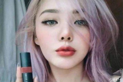 ​染了紫色怎么染回棕色 染什么颜色能盖住紫色