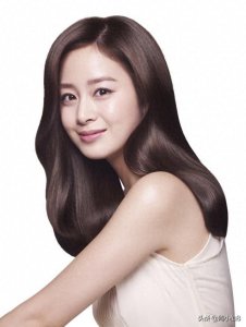 ​明星金泰熙，韩国娱乐圈演员，被誉为韩国“十大最美女星之一”