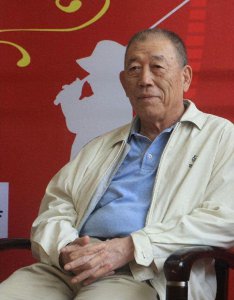 ​他是原国家副主席之子，与荣毅仁创建中信，54岁成为中信董事长