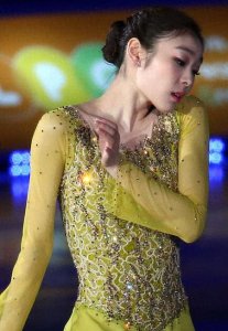 ​金妍儿到底整过容吗？退役之后还吸金不断 她到底何时告别单身？