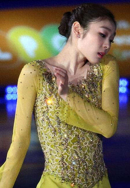 金妍儿到底整过容吗？退役之后还吸金不断 她到底何时告别单身？