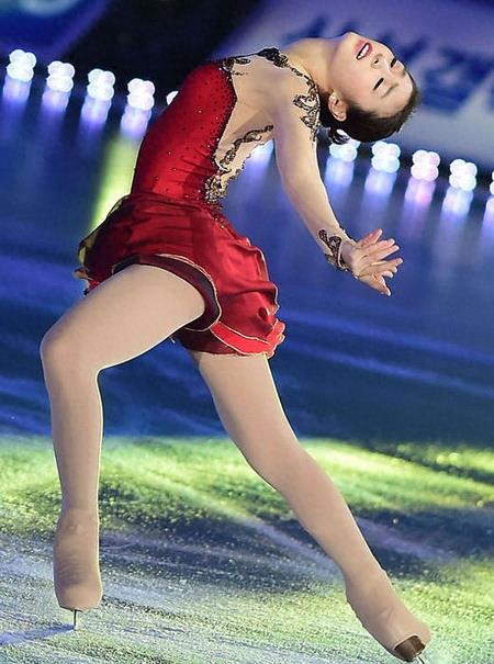 金妍儿到底整过容吗？退役之后还吸金不断 她到底何时告别单身？