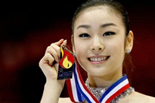 金妍儿到底整过容吗？退役之后还吸金不断 她到底何时告别单身？