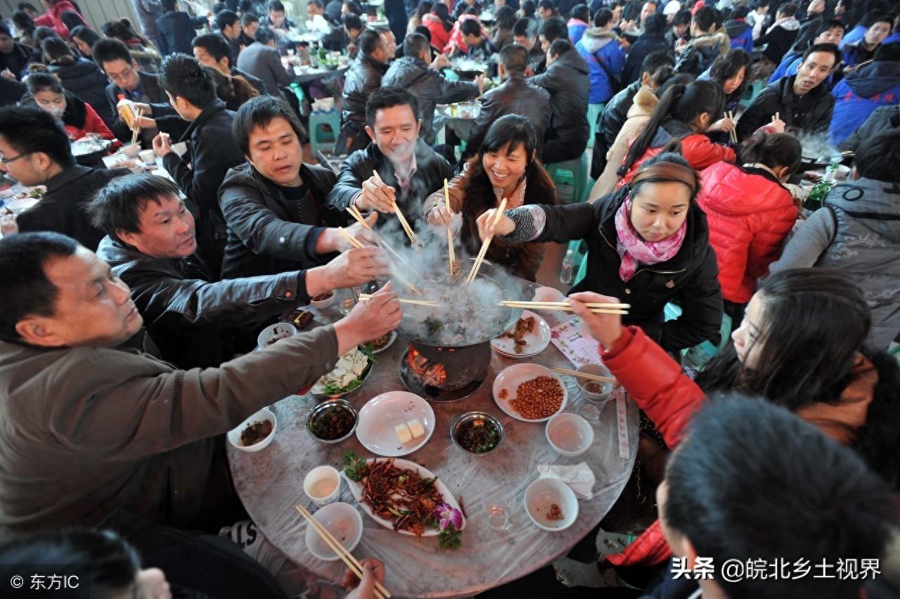 10张全国各地吃年饭图，家家户户团团圆圆过大年，喜迎新春佳节