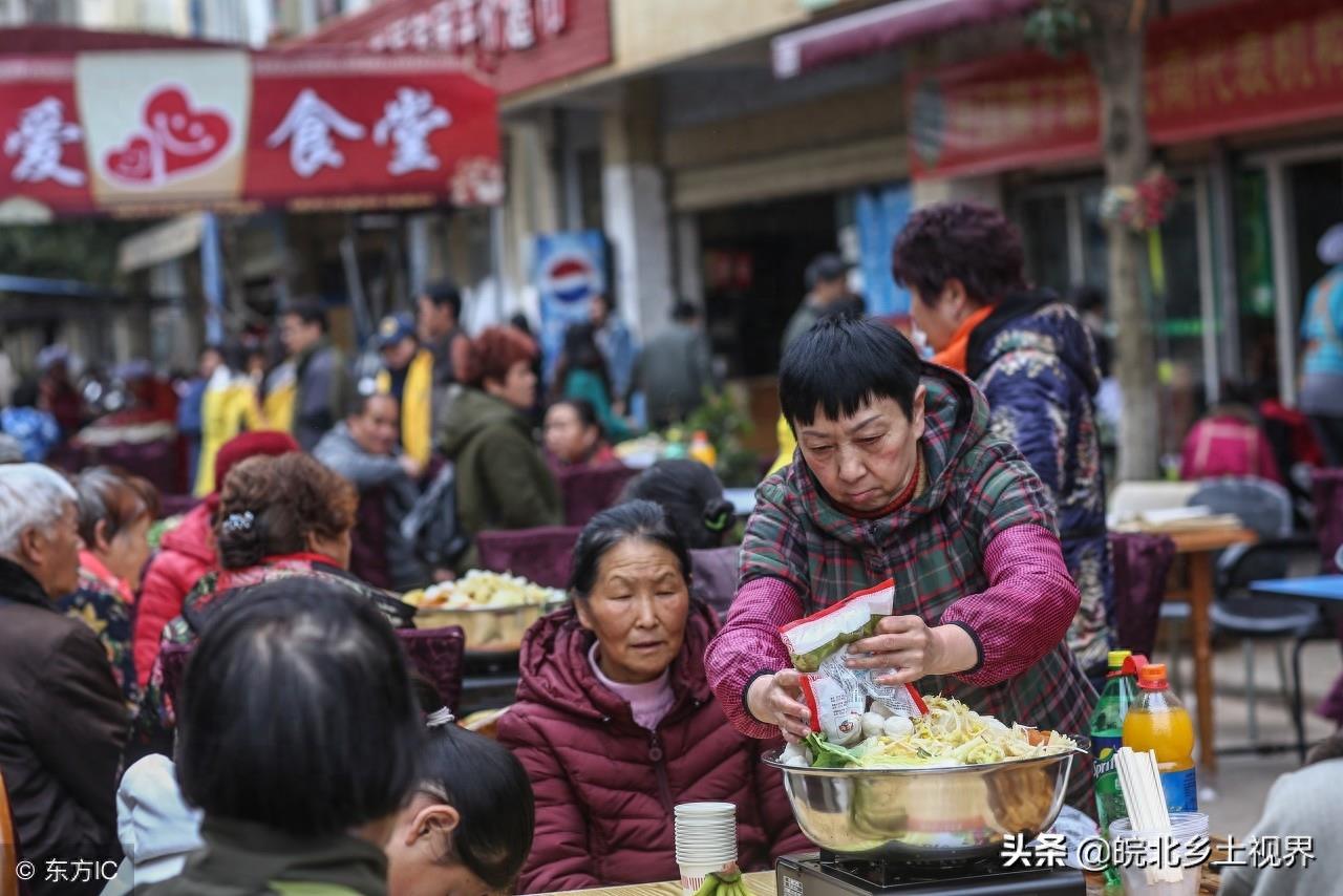 10张全国各地吃年饭图，家家户户团团圆圆过大年，喜迎新春佳节