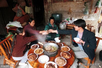 ​10张全国各地吃年饭图，家家户户团团圆圆过大年，喜迎新春佳节