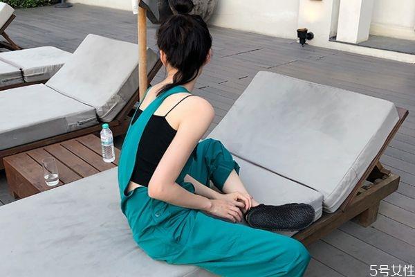 背带裤搭配什么鞋子 什么身材不适合背带裤