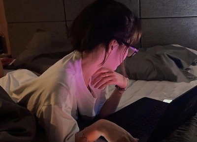 ​形容超级热迎面的句子精选235句
