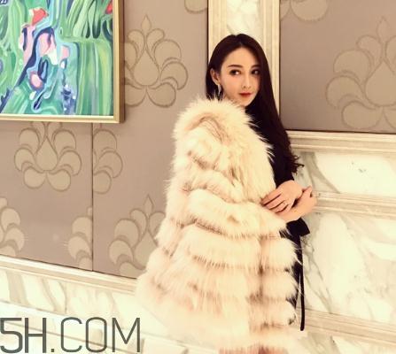 皮草买大还是买小？皮草买大了怎么办？