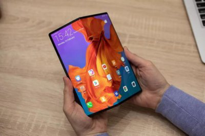 ​华为MateX“换屏”价格7080元，比一台iPhone11还贵