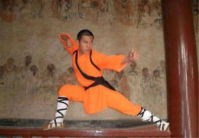 ​41岁“功夫演员”释行宇，曾是少林寺武僧，26岁被周星驰捧出道