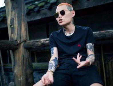 ​说唱巨星谢帝为何不参加中国新说唱？网友：去了还不玩爆选手！