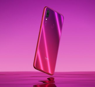 ​1399元，红米NOTE7与小米8青春版十项对比出炉，它完败