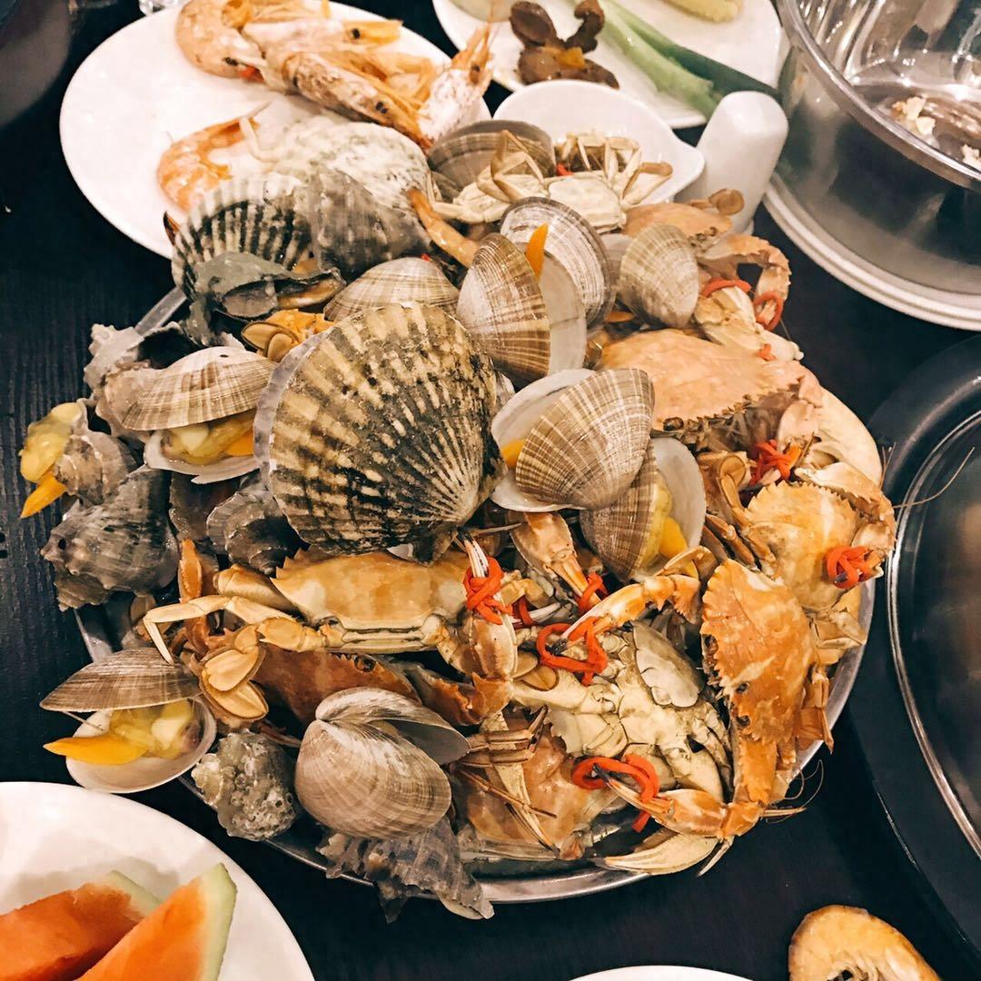 到大连旅游，不能错过的“海鲜大排档”。来大连不吃海鲜，白来了
