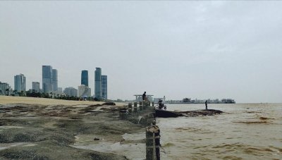 ​椰风寨坐落于厦门环岛路沿岸海边，占地面积近万平方米