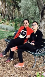 ​《破冰行动》李维民晒妻子，这个神秘的人物脸小有气质