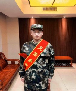 ​让青春在军营绽放——一名大学生列兵的故事