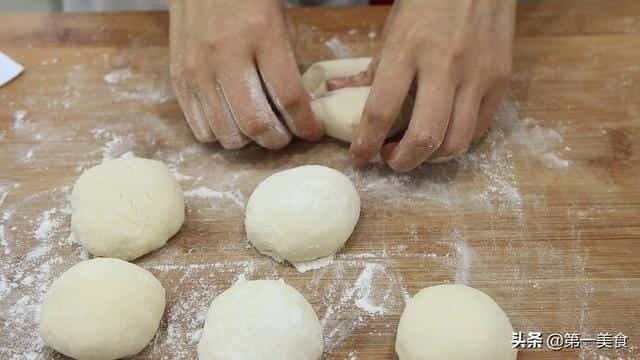 家庭烤箱烤烧饼上下火多少度,多少分钟（烤烧饼的烤箱温度）