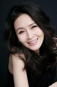 ​东北三省产美女，高挑丰腴气质动人的8位女星，甩白幼瘦好几条街