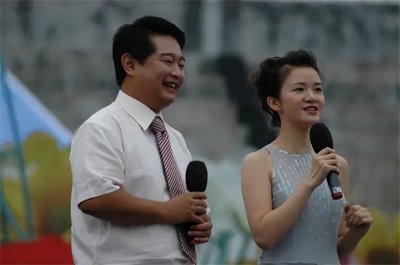 ​主持人肖东坡：一婚娶校花妻子遭离婚，与女商人55天闪婚获幸福