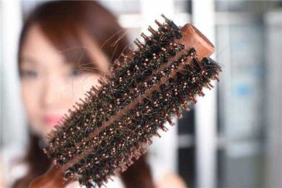 ​脱发还能再长出来吗？脱发是什么原因引起的