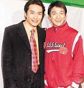 ​他是TVB的颜值担当，年轻时帅气堪比刘德华，后来转行远离影视圈