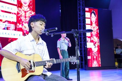 ​庆“双节”，军民鱼水一家亲