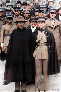 张学良被软禁54年秘闻：住别墅养兰花，一包烟钱养活一家人